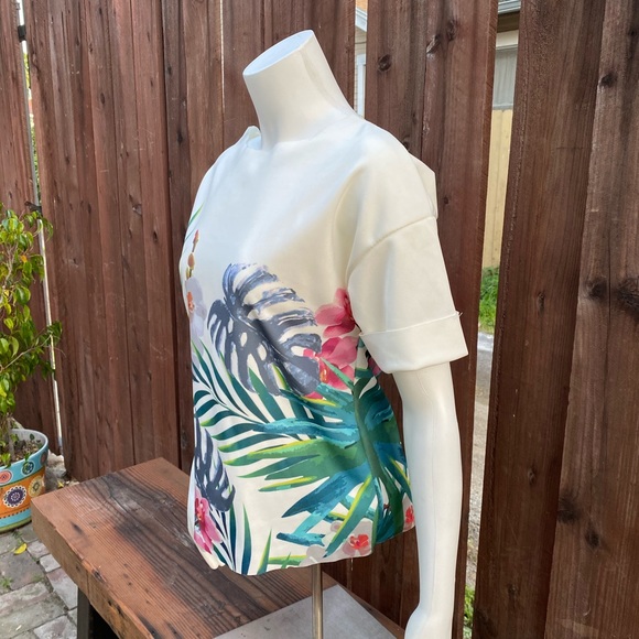 MADE IN ITALY I Floral & Leaf Short Sleeve Blouse - Picture 3 of 8